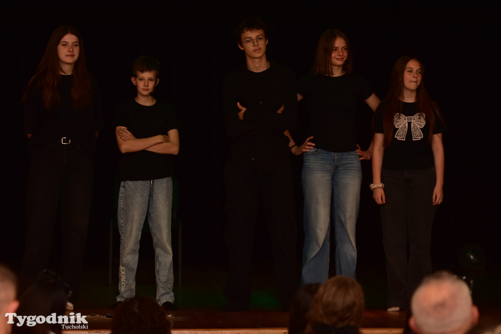 To nie było zwykłe przedstawienie. Grupa teatralna z B-CKiP Gminy Lubiewo wystąpiła z premierowym spektaklem