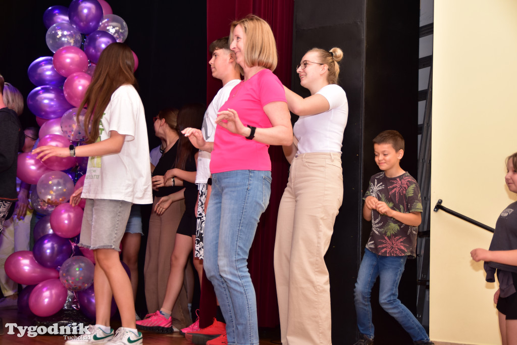 To nie było zwykłe przedstawienie. Grupa teatralna z B-CKiP Gminy Lubiewo wystąpiła z premierowym spektaklem