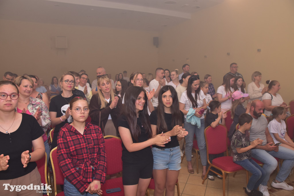 To nie było zwykłe przedstawienie. Grupa teatralna z B-CKiP Gminy Lubiewo wystąpiła z premierowym spektaklem