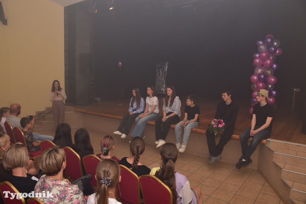 To nie było zwykłe przedstawienie. Grupa teatralna z B-CKiP Gminy Lubiewo wystąpiła z premierowym spektaklem