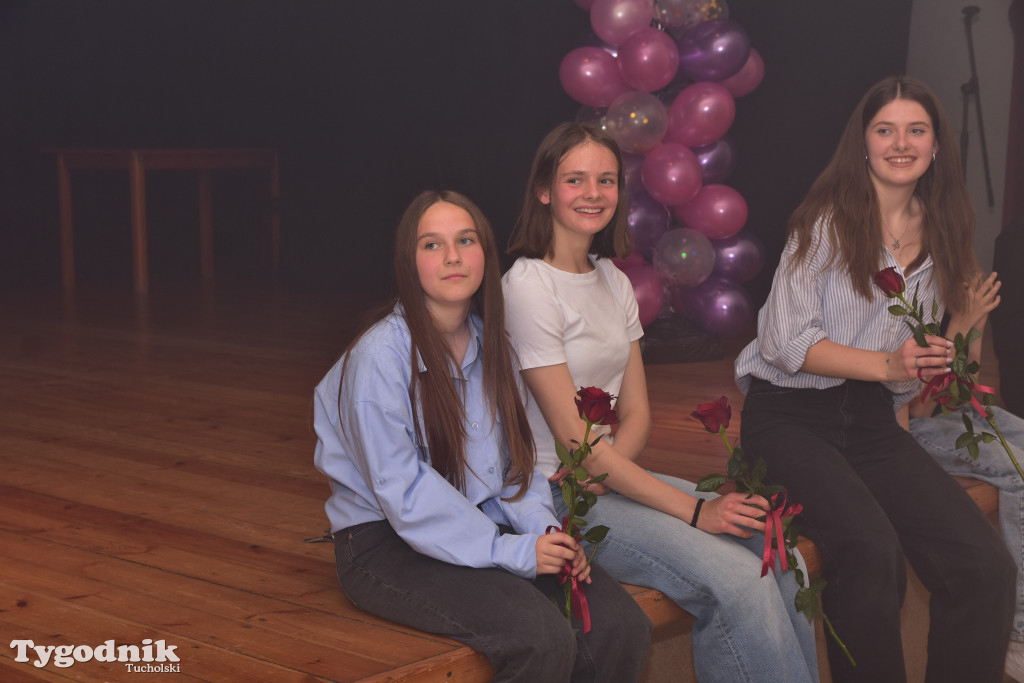 To nie było zwykłe przedstawienie. Grupa teatralna z B-CKiP Gminy Lubiewo wystąpiła z premierowym spektaklem