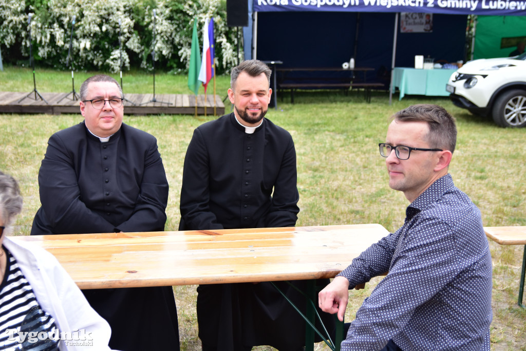 Bysław: Obchody Dnia Dziecka i Dnia Matki w ludowej odsłonie