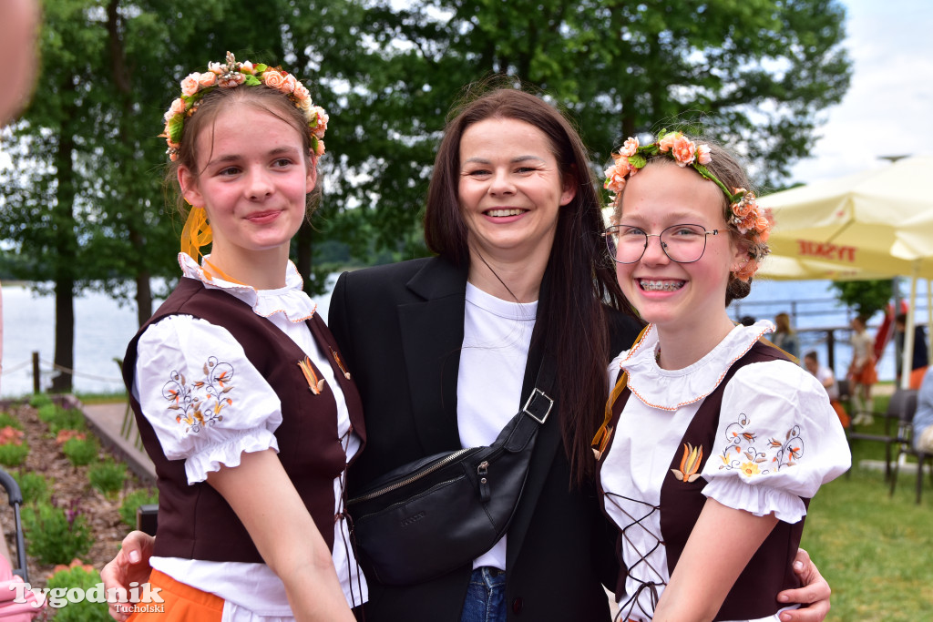 Bysław: Obchody Dnia Dziecka i Dnia Matki w ludowej odsłonie