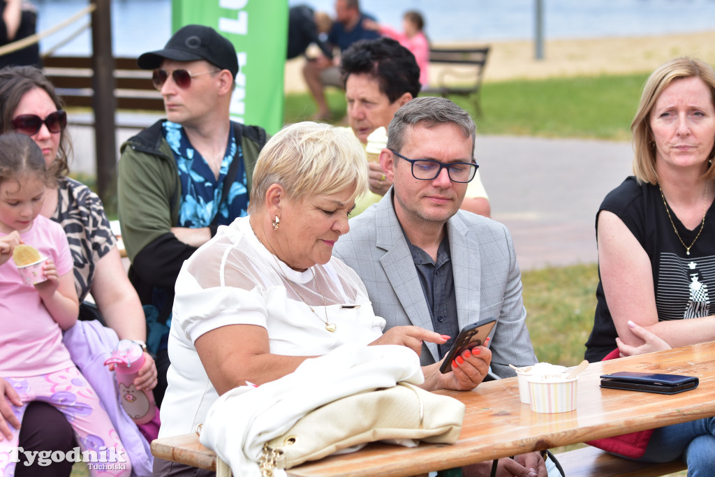 Bysław: Obchody Dnia Dziecka i Dnia Matki w ludowej odsłonie