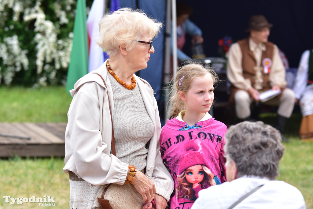 Bysław: Obchody Dnia Dziecka i Dnia Matki w ludowej odsłonie