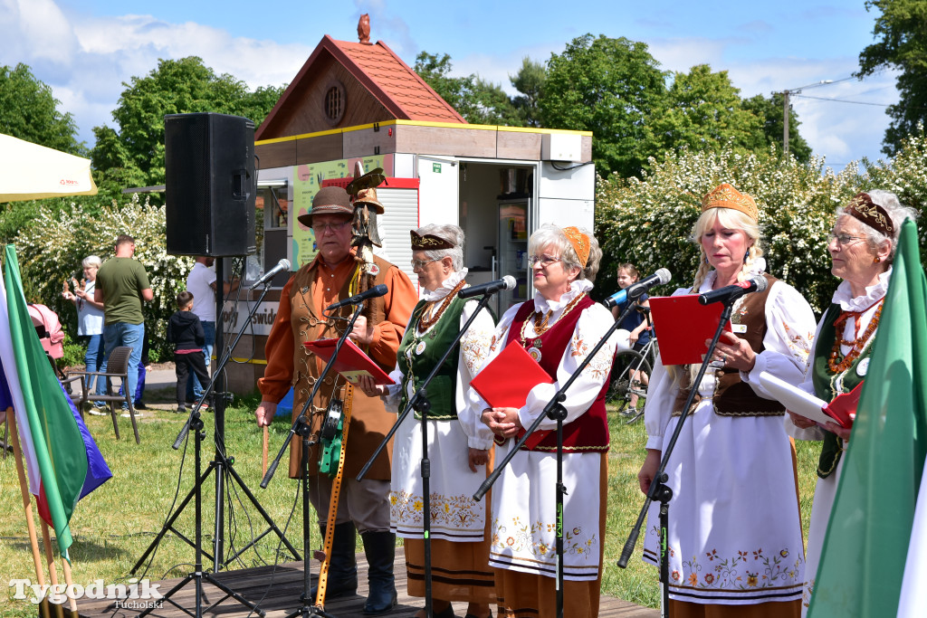 Bysław: Obchody Dnia Dziecka i Dnia Matki w ludowej odsłonie