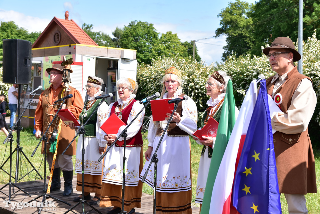 Bysław: Obchody Dnia Dziecka i Dnia Matki w ludowej odsłonie