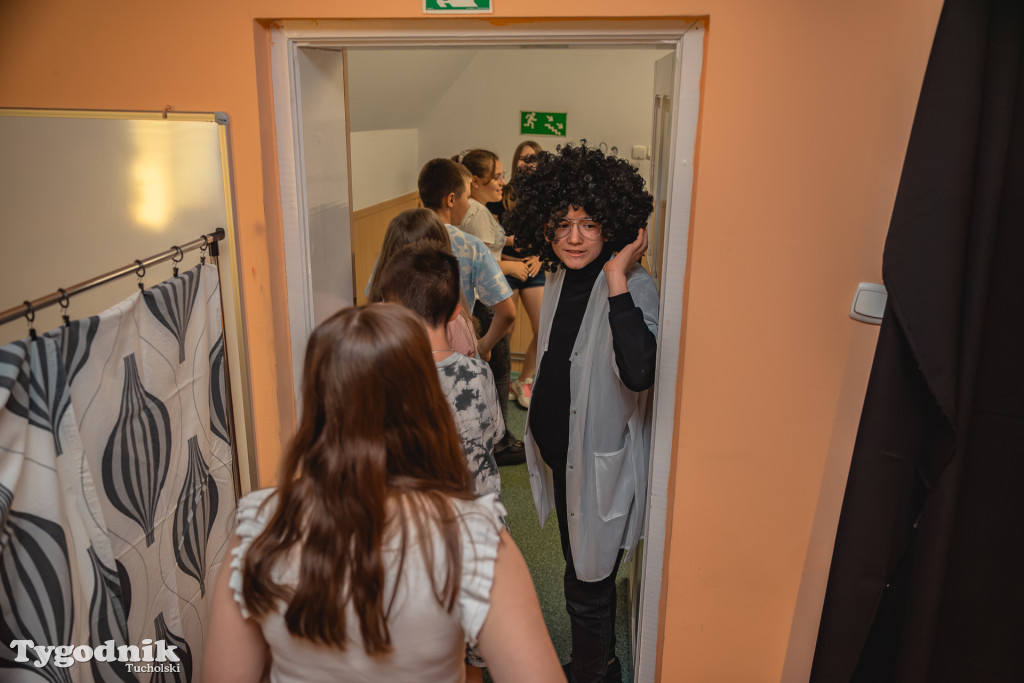 Iwiec się bawi! Dzień rodziny i... escape room w szkole