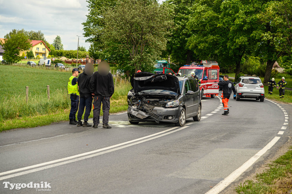 16 czerwca na DW240 w Bysławiu. Zderzenie trzech samochodów ZDJĘCIA, FILM
