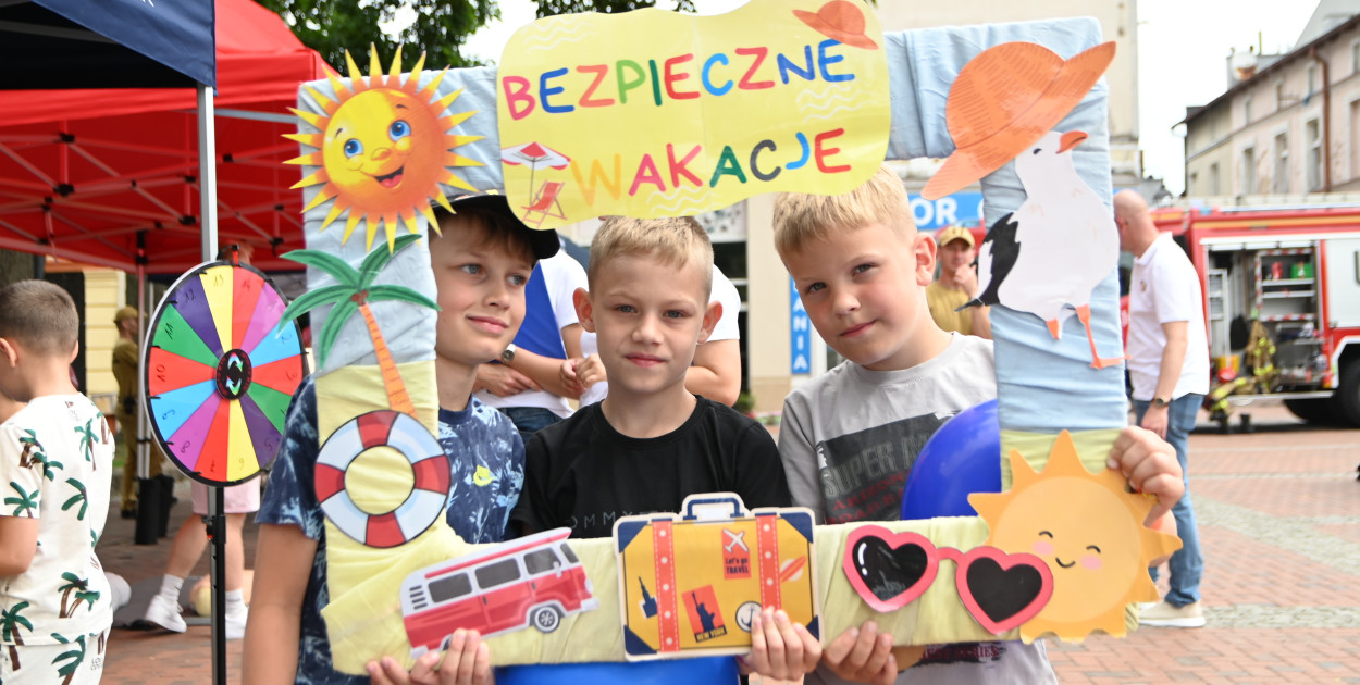 Bezpieczne Wakacje na rynku w Tucholi