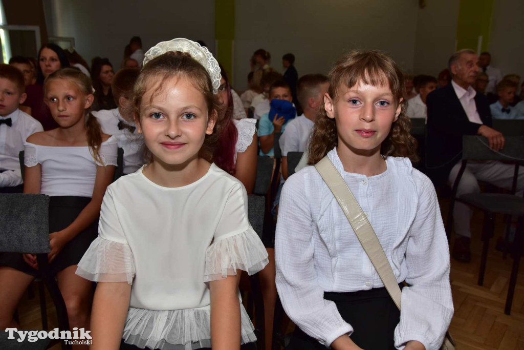 Kiełpin: Wybrzmiał ostatni w historii dzwonek Szkoły Podstawowej im. Leona Wyczółkowskiego...