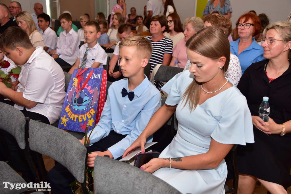 Kiełpin: Wybrzmiał ostatni w historii dzwonek Szkoły Podstawowej im. Leona Wyczółkowskiego...