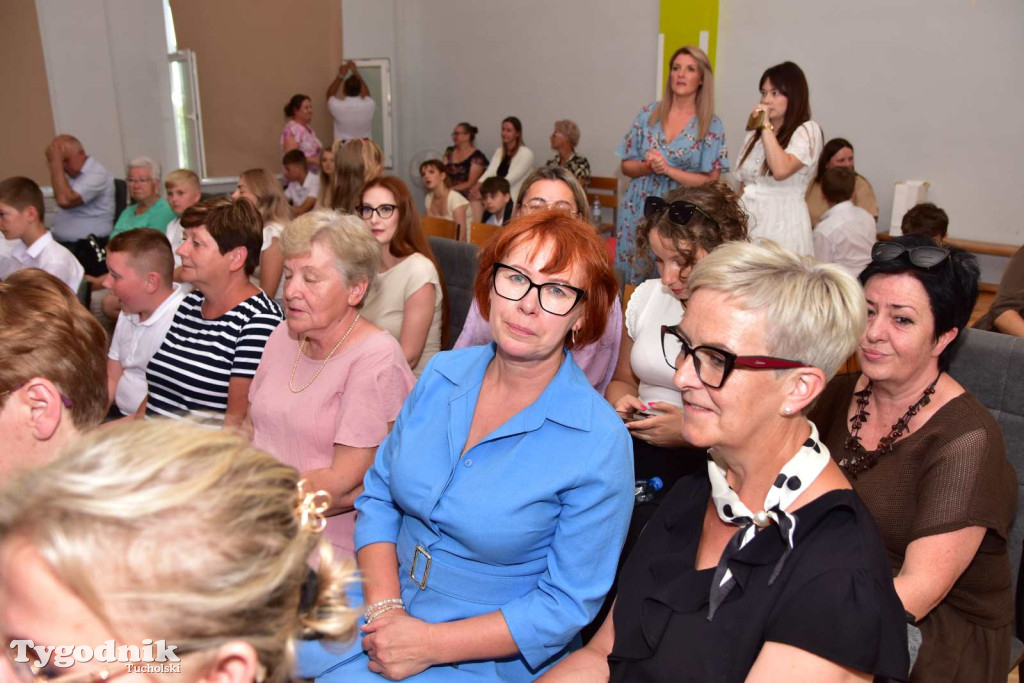 Kiełpin: Wybrzmiał ostatni w historii dzwonek Szkoły Podstawowej im. Leona Wyczółkowskiego...