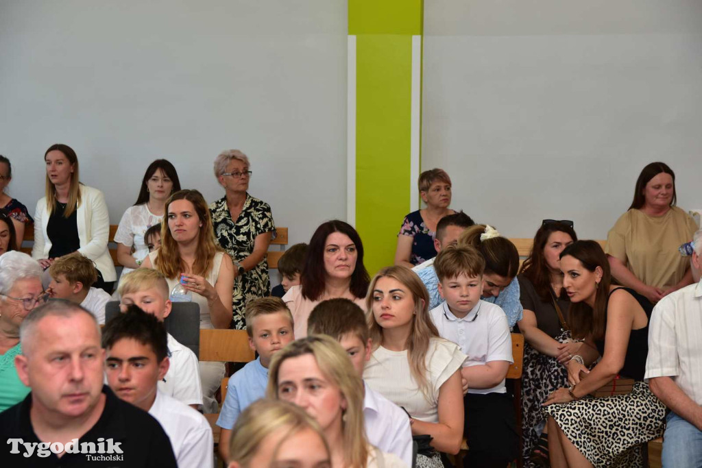 Kiełpin: Wybrzmiał ostatni w historii dzwonek Szkoły Podstawowej im. Leona Wyczółkowskiego...