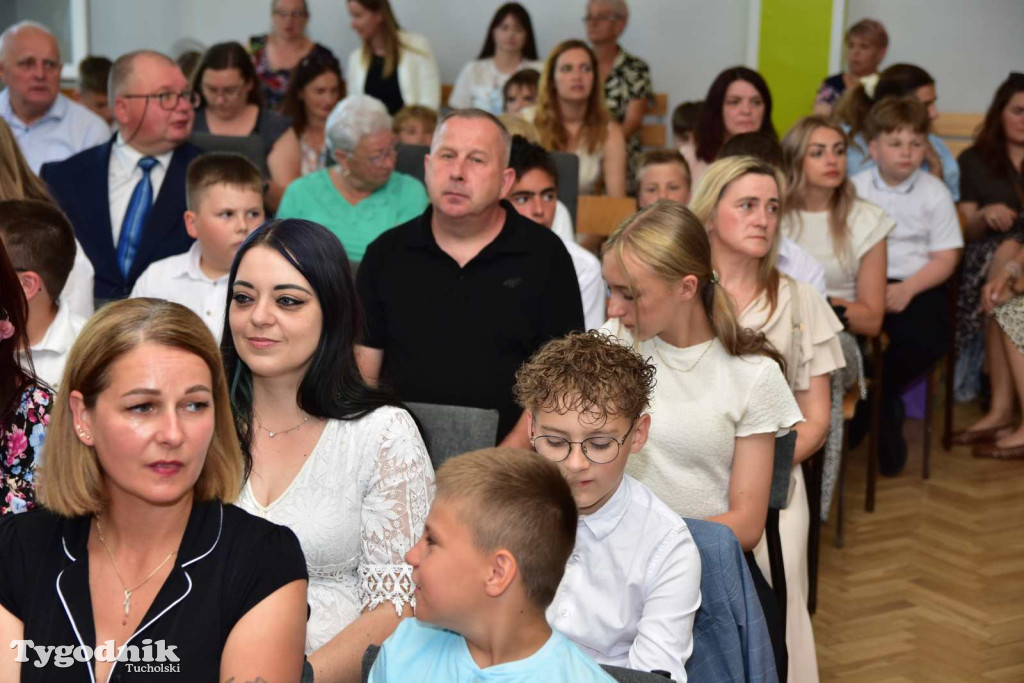 Kiełpin: Wybrzmiał ostatni w historii dzwonek Szkoły Podstawowej im. Leona Wyczółkowskiego...