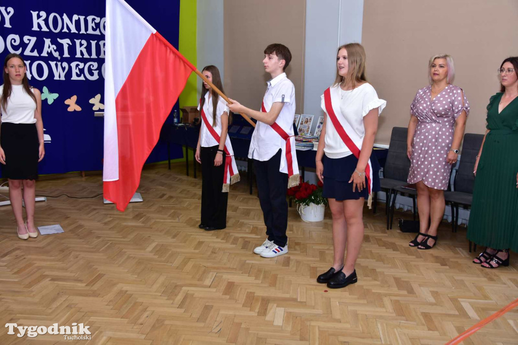 Kiełpin: Wybrzmiał ostatni w historii dzwonek Szkoły Podstawowej im. Leona Wyczółkowskiego...