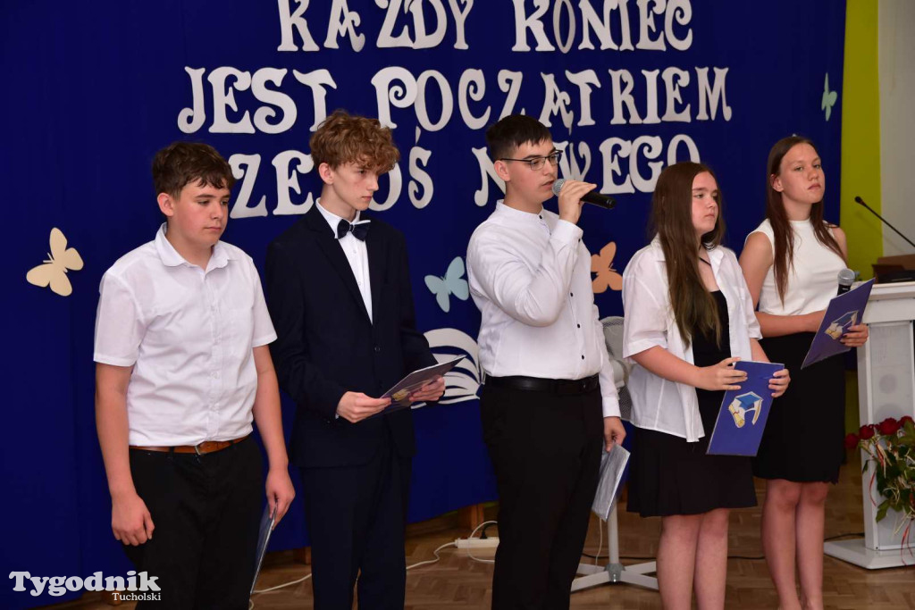 Kiełpin: Wybrzmiał ostatni w historii dzwonek Szkoły Podstawowej im. Leona Wyczółkowskiego...