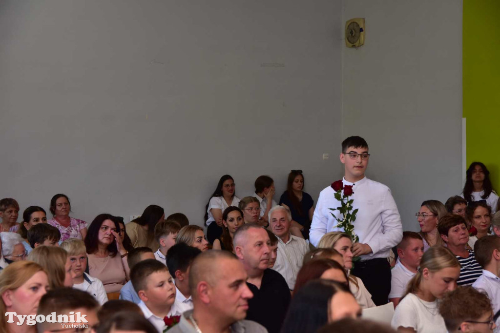 Kiełpin: Wybrzmiał ostatni w historii dzwonek Szkoły Podstawowej im. Leona Wyczółkowskiego...