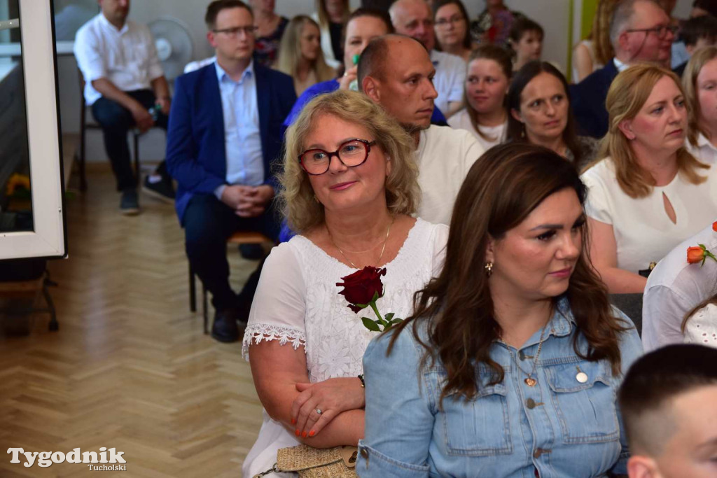 Kiełpin: Wybrzmiał ostatni w historii dzwonek Szkoły Podstawowej im. Leona Wyczółkowskiego...