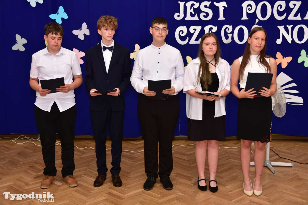 Kiełpin: Wybrzmiał ostatni w historii dzwonek Szkoły Podstawowej im. Leona Wyczółkowskiego...