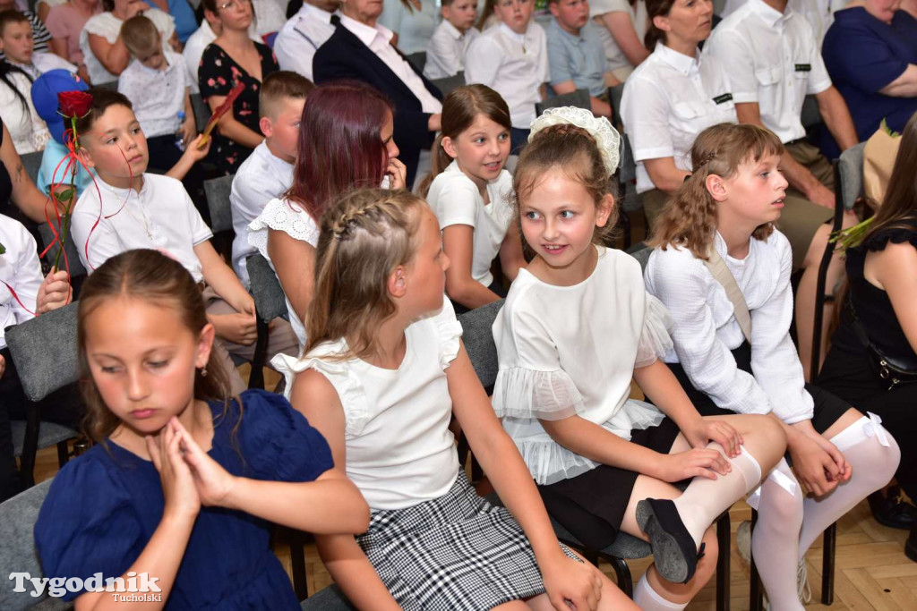 Kiełpin: Wybrzmiał ostatni w historii dzwonek Szkoły Podstawowej im. Leona Wyczółkowskiego...