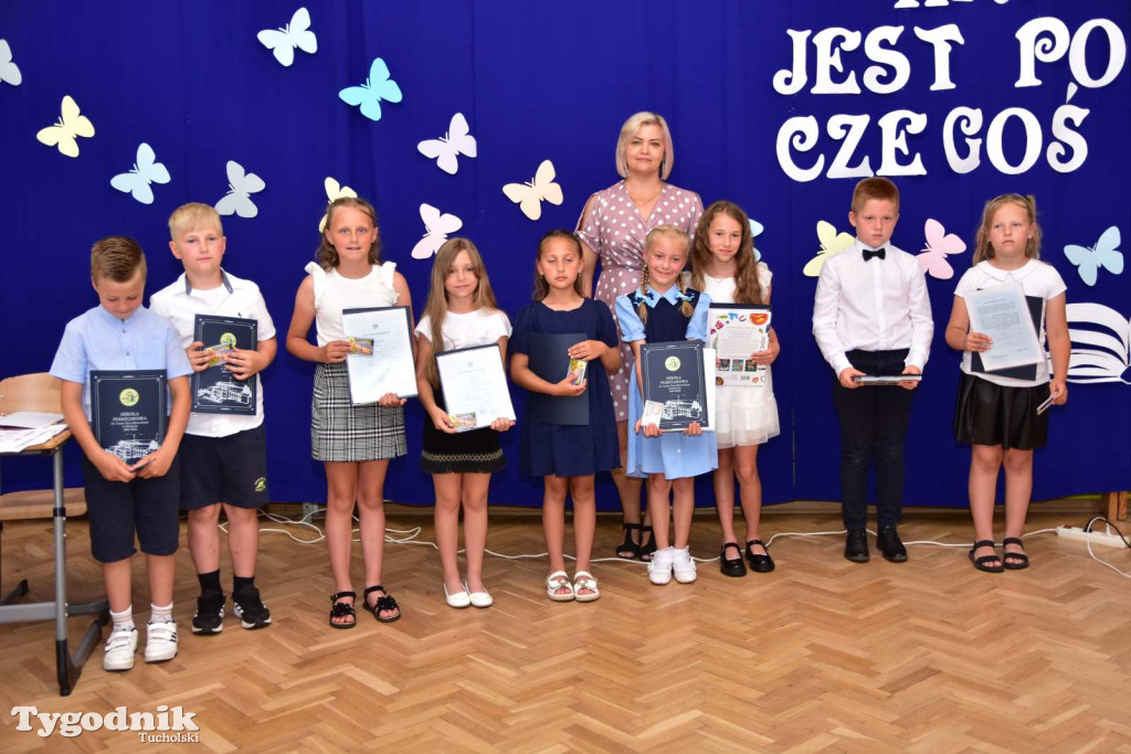 Kiełpin: Wybrzmiał ostatni w historii dzwonek Szkoły Podstawowej im. Leona Wyczółkowskiego...
