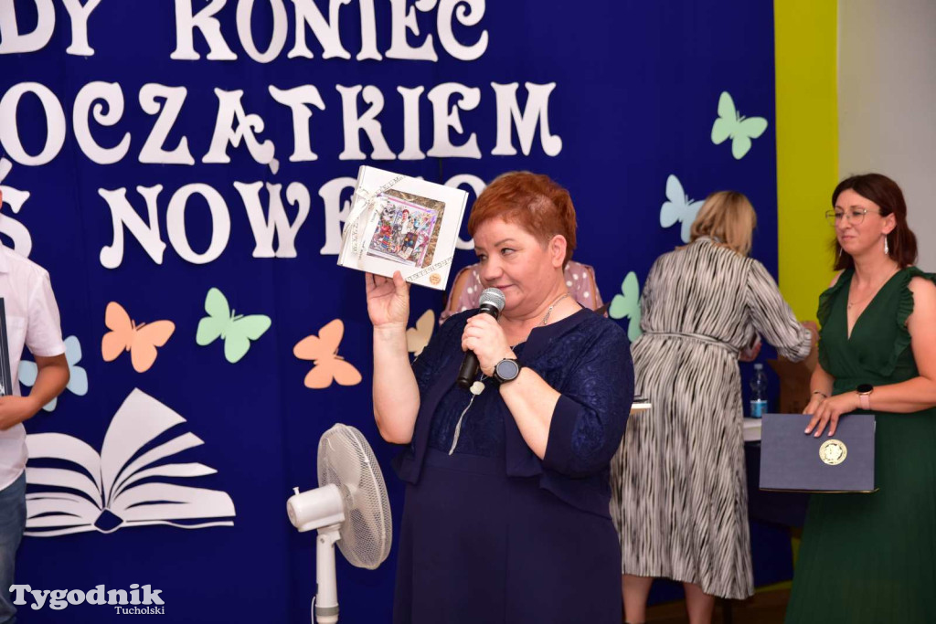 Kiełpin: Wybrzmiał ostatni w historii dzwonek Szkoły Podstawowej im. Leona Wyczółkowskiego...