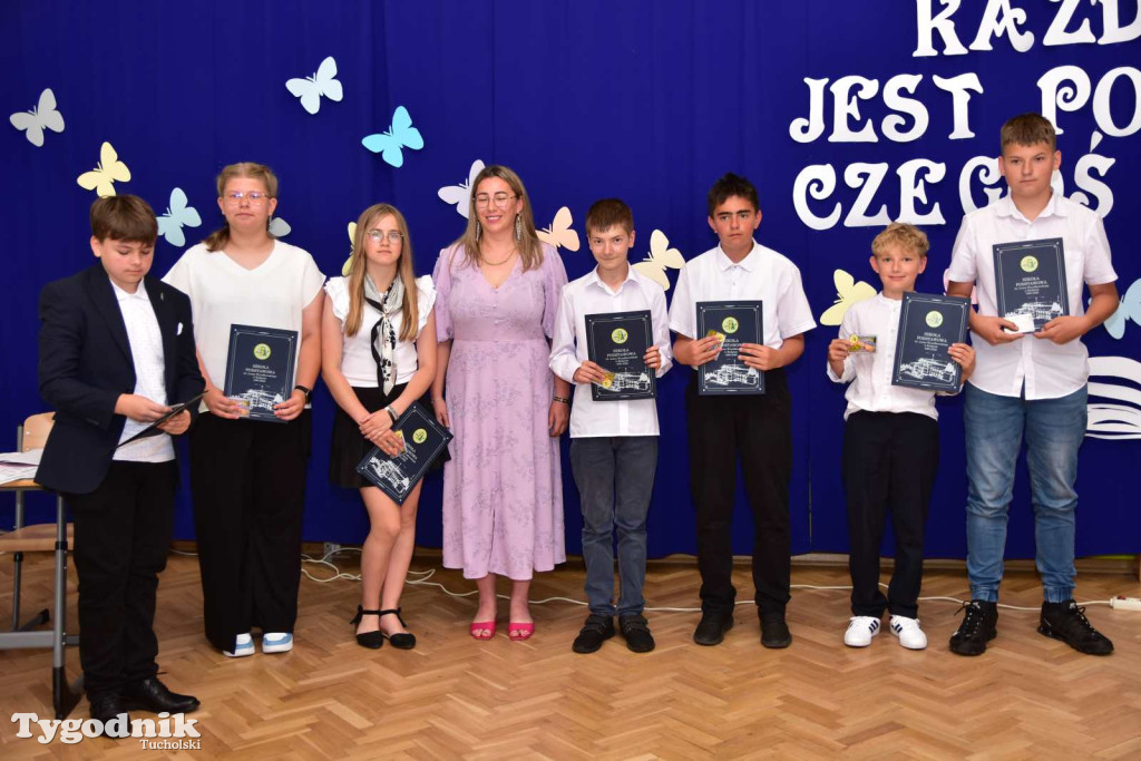 Kiełpin: Wybrzmiał ostatni w historii dzwonek Szkoły Podstawowej im. Leona Wyczółkowskiego...