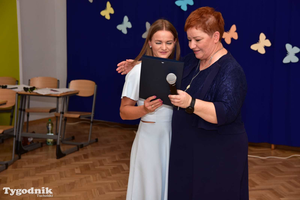 Kiełpin: Wybrzmiał ostatni w historii dzwonek Szkoły Podstawowej im. Leona Wyczółkowskiego...