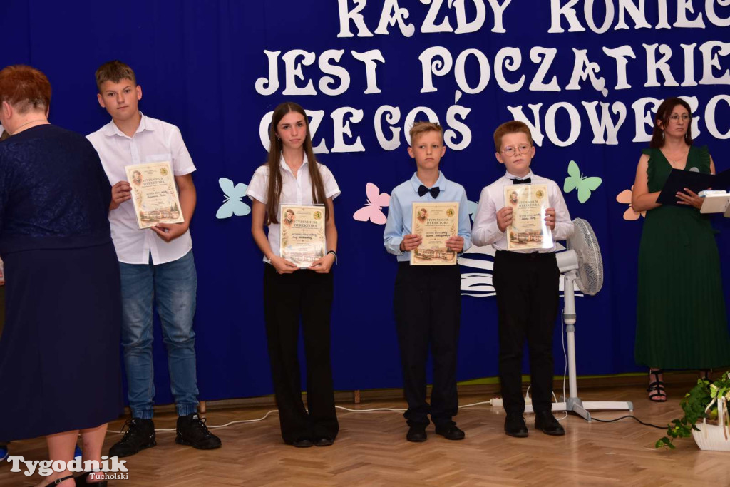 Kiełpin: Wybrzmiał ostatni w historii dzwonek Szkoły Podstawowej im. Leona Wyczółkowskiego...