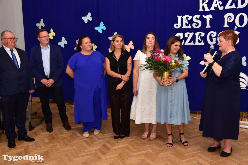 Kiełpin: Wybrzmiał ostatni w historii dzwonek Szkoły Podstawowej im. Leona Wyczółkowskiego...
