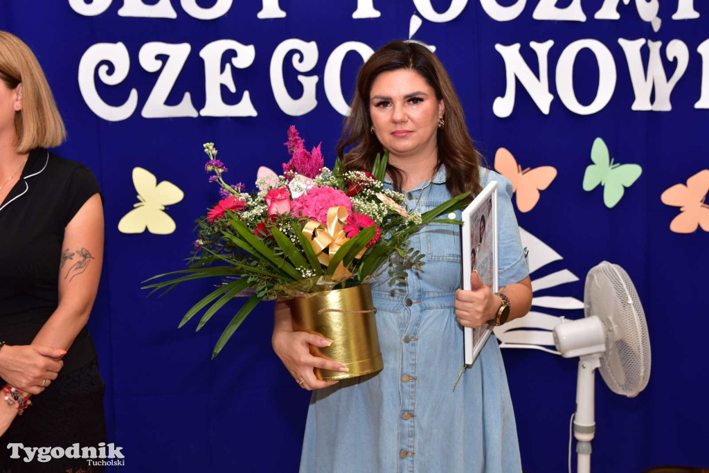 Kiełpin: Wybrzmiał ostatni w historii dzwonek Szkoły Podstawowej im. Leona Wyczółkowskiego...