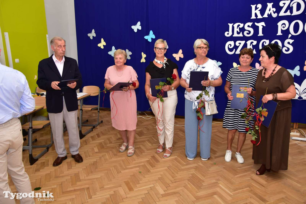 Kiełpin: Wybrzmiał ostatni w historii dzwonek Szkoły Podstawowej im. Leona Wyczółkowskiego...