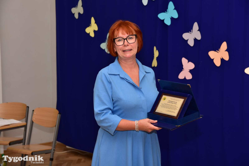 Kiełpin: Wybrzmiał ostatni w historii dzwonek Szkoły Podstawowej im. Leona Wyczółkowskiego...