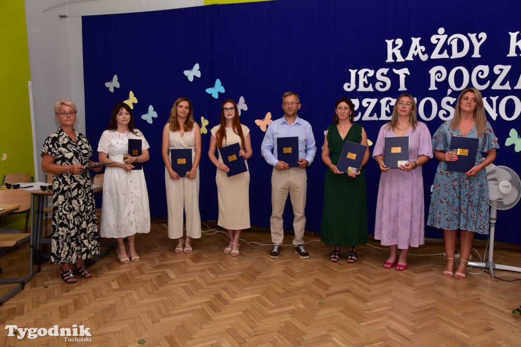 Kiełpin: Wybrzmiał ostatni w historii dzwonek Szkoły Podstawowej im. Leona Wyczółkowskiego...