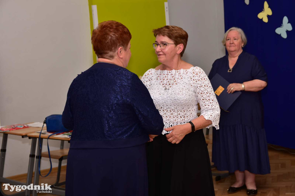 Kiełpin: Wybrzmiał ostatni w historii dzwonek Szkoły Podstawowej im. Leona Wyczółkowskiego...