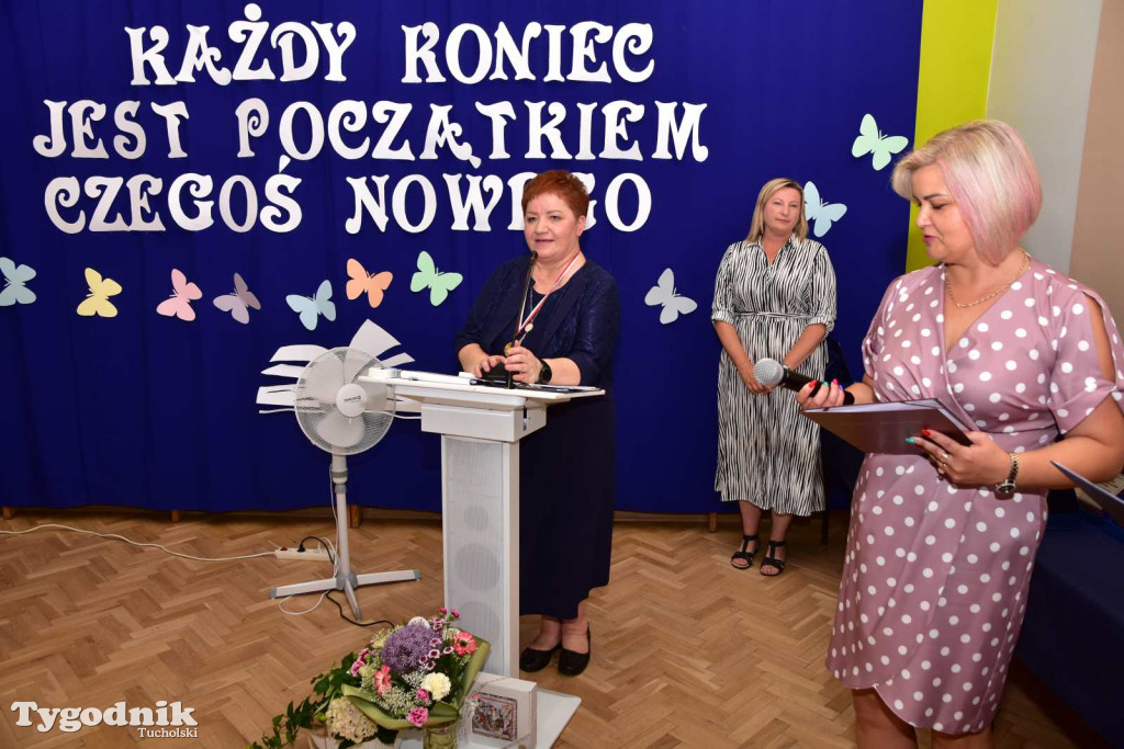 Kiełpin: Wybrzmiał ostatni w historii dzwonek Szkoły Podstawowej im. Leona Wyczółkowskiego...