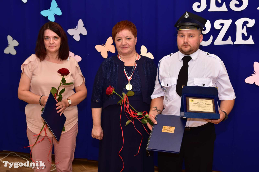 Kiełpin: Wybrzmiał ostatni w historii dzwonek Szkoły Podstawowej im. Leona Wyczółkowskiego...