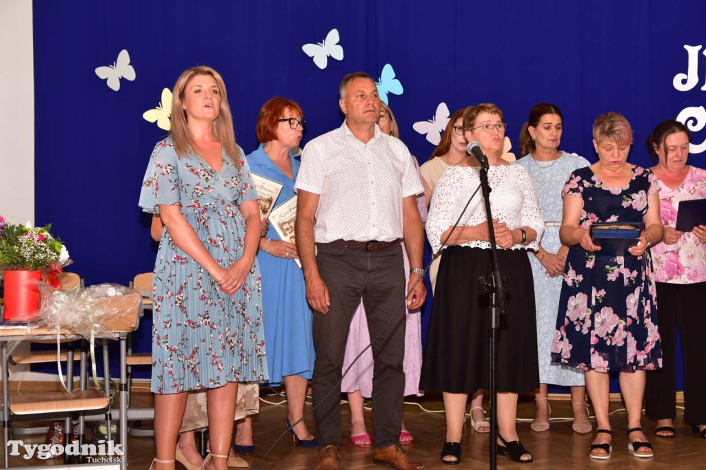 Kiełpin: Wybrzmiał ostatni w historii dzwonek Szkoły Podstawowej im. Leona Wyczółkowskiego...