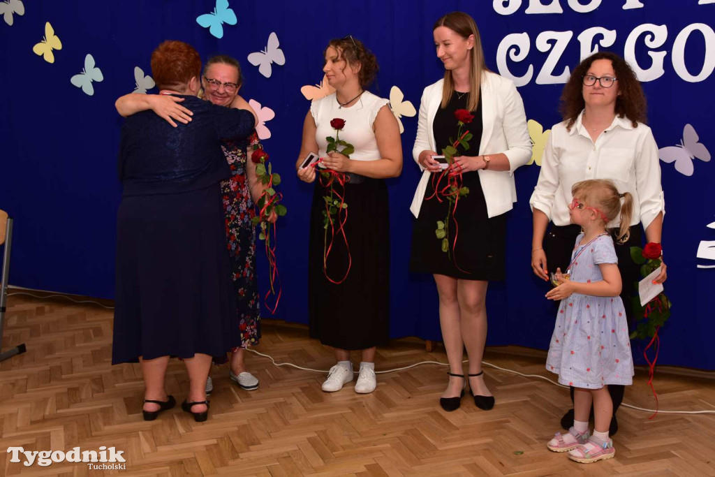 Kiełpin: Wybrzmiał ostatni w historii dzwonek Szkoły Podstawowej im. Leona Wyczółkowskiego...