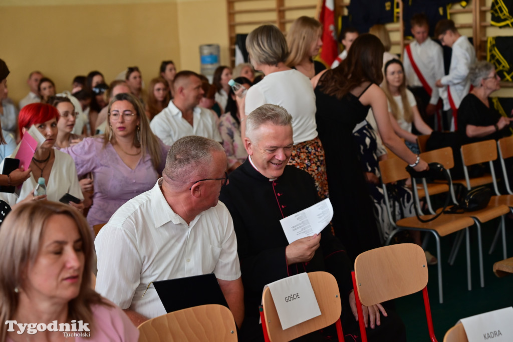 Stobno: ostatni dzwonek i ostatnie zakończenie roku