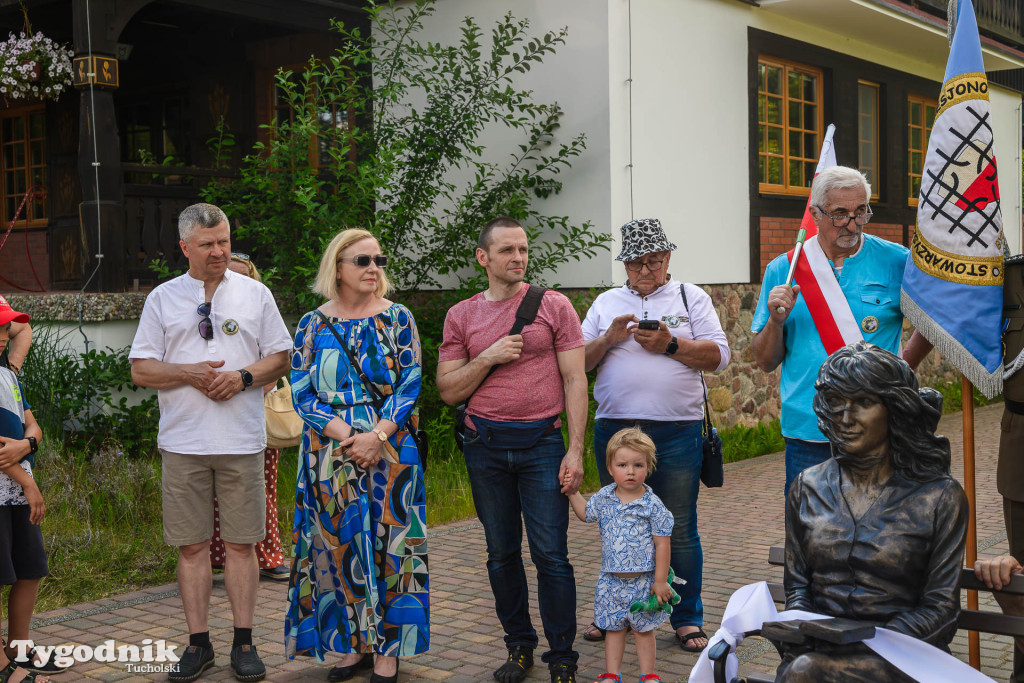 Południk, wianki i śpiew. Magia Krzywogońca