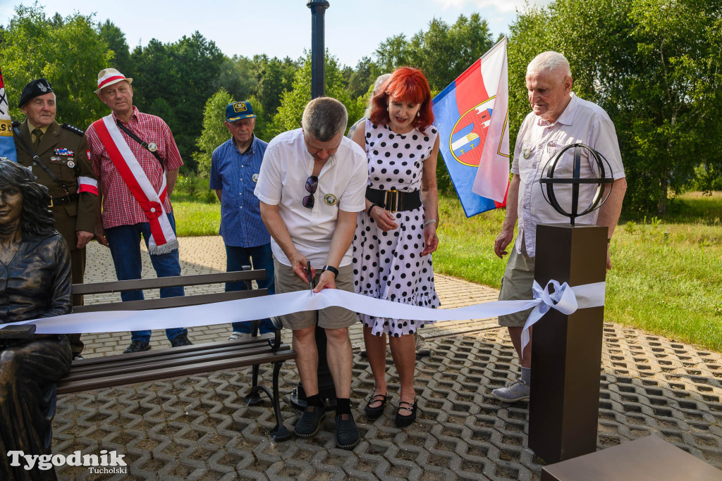 Południk, wianki i śpiew. Magia Krzywogońca