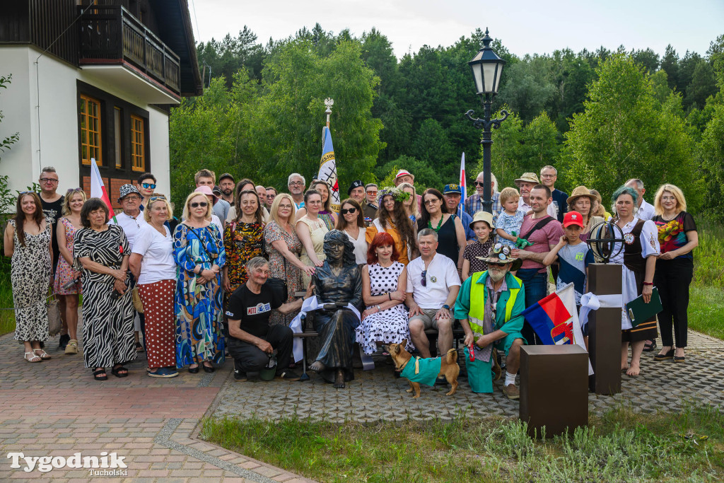 Południk, wianki i śpiew. Magia Krzywogońca