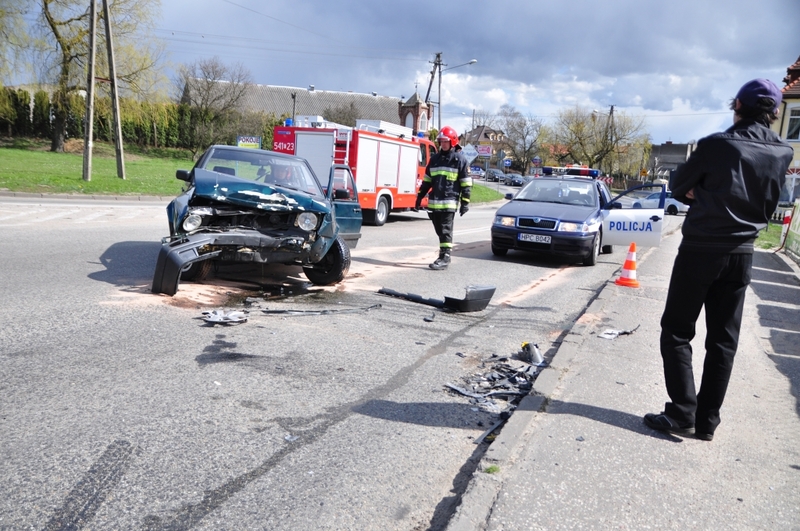 Tuchola: Zderzenie na skrzyżowaniu Chojnickiej i Czerskiej - ZDJĘCIA