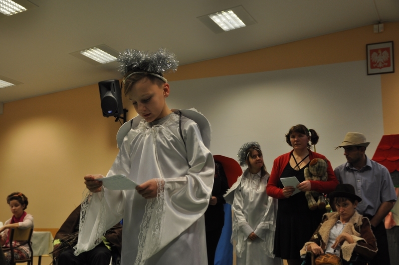 Tuchola: Gwiazdor odwiedził niepełnosprawnych - ZDJĘCIA