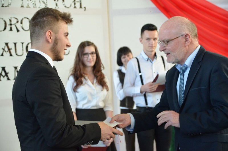 Tuchola: W ZSLiT wręczono nagrody i świadectwa - ZDJĘCIA