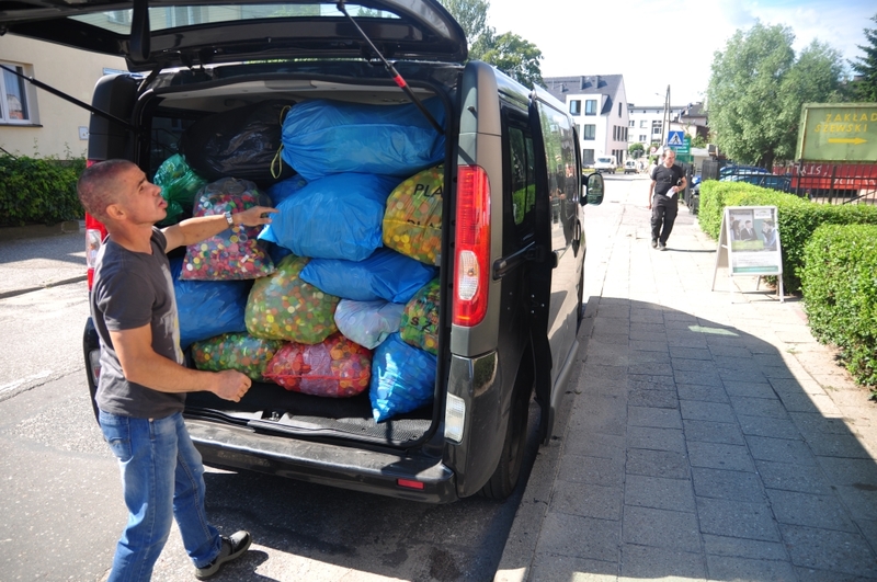 Zbieramy nakrętki dla Karoliny - ZDJĘCIA