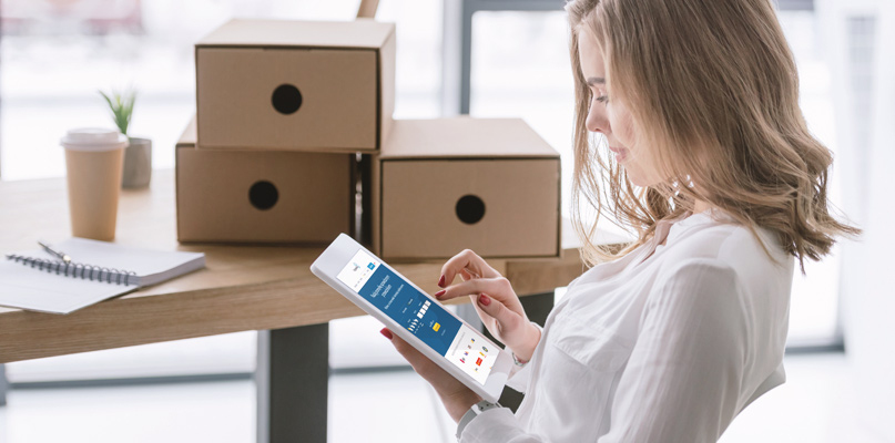 Zobacz, jak łatwo zamówić kuriera i szybciej sprzedać swoje rzeczy przez internet