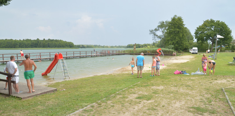 Ratownicy zostaną do końca wakacji. "Nie rozbijajcie szkła!"